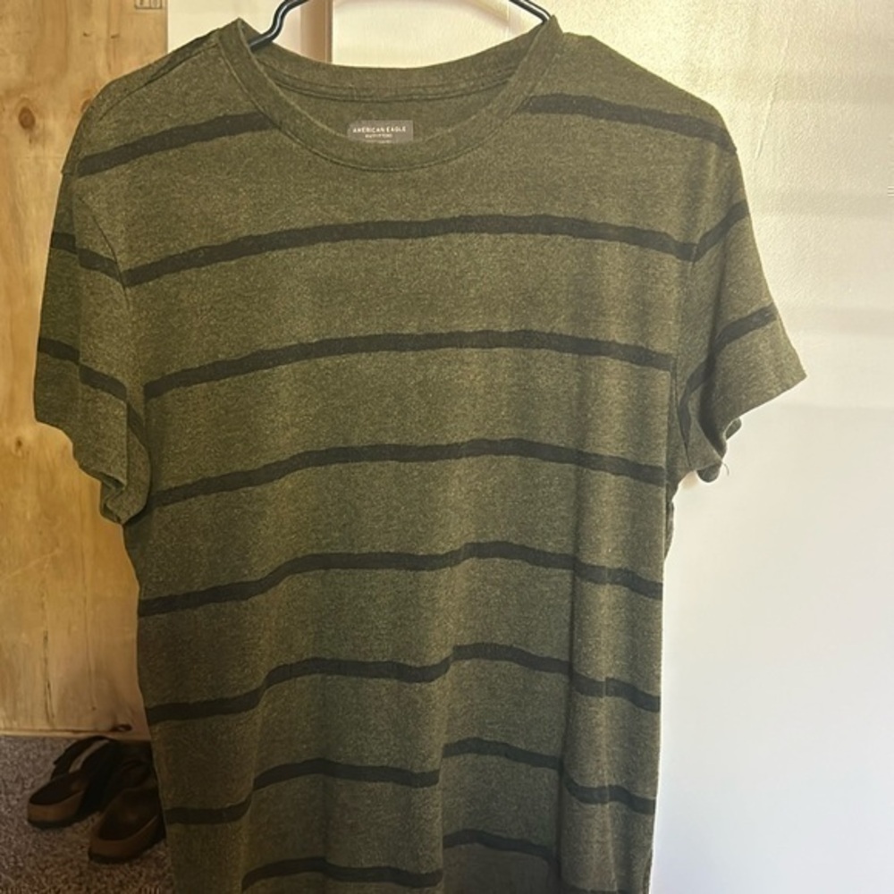 Men’s American Eagle tshirt